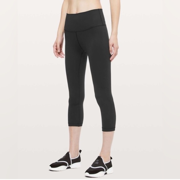 Lululemon Wunder Under Crop (Hi-Rise) Black *Full-On Luxtreme 21" Size 4 - Picture 1 of 4